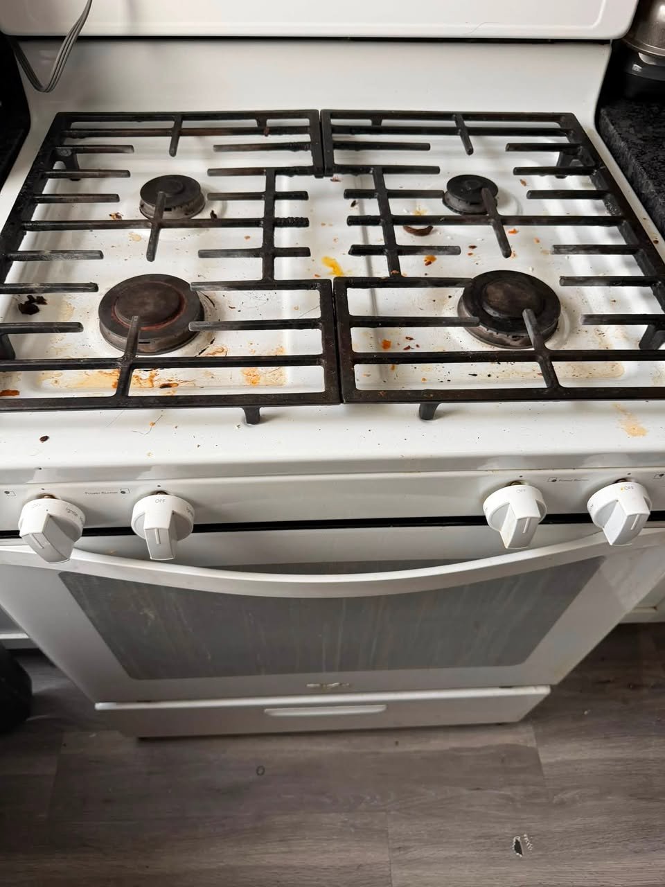 The Kitchen Looks Terrible, But Here’s How to Deep Clean It and Make It Look New Again