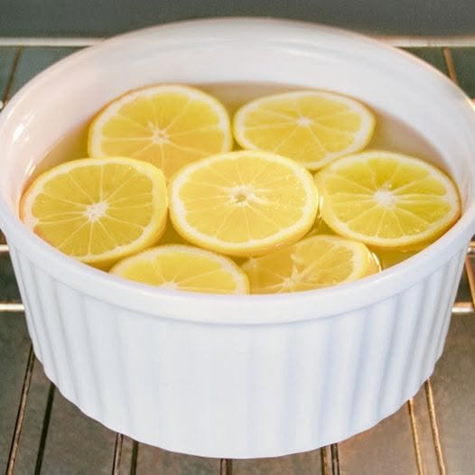 How to Clean Your Oven Naturally After Holiday Cooking